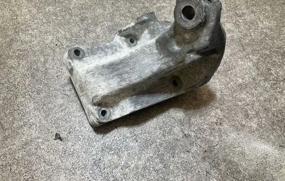 Mercedes-Benz Sprinter W907 W910 Engine mount bracket A6542240500