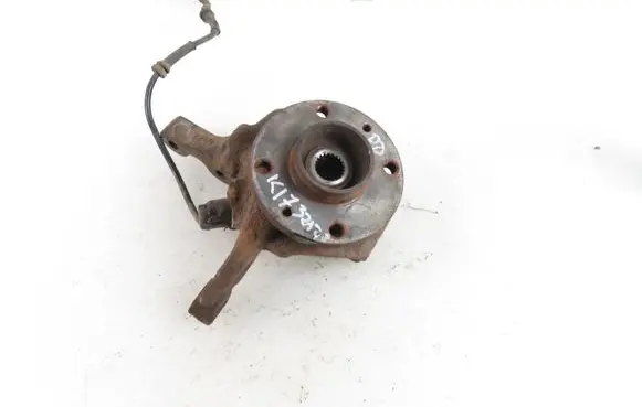 Renault Clio II Front wheel hub spindle knuckle