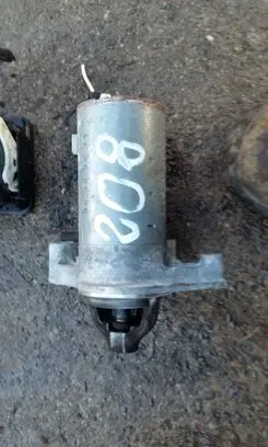 Peugeot 208 Starter motor 9671530880