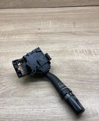 Toyota Avensis T250 Wiper control stalk 8465205150 L97