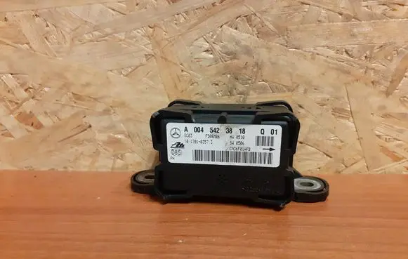Mercedes-Benz R W251 ESP acceleration yaw rate sensor A0045423818