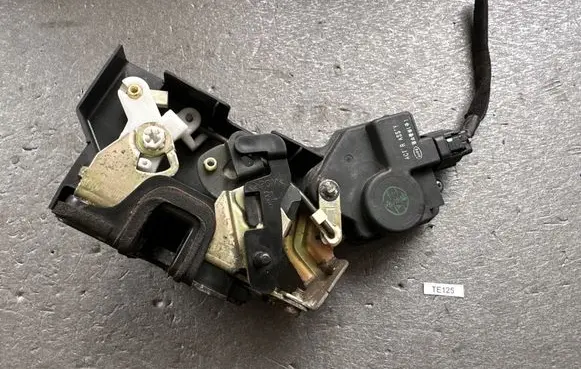 Hyundai Terracan Rear door lock 81410H1020
