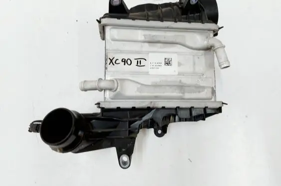 Volvo XC90 Coolant radiator 32138750