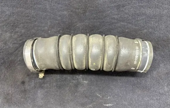 Peugeot 508 Intercooler hose/pipe 9684980380
