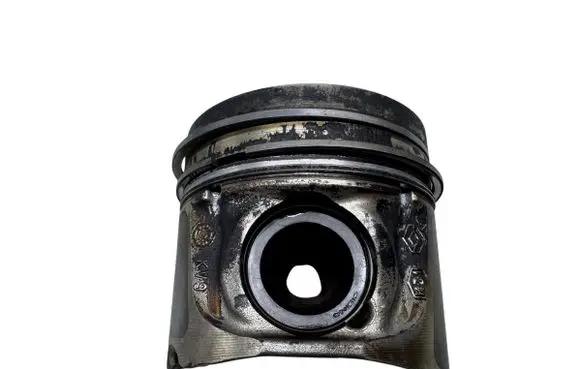 Nissan Qashqai+2 Piston M9R 129510653