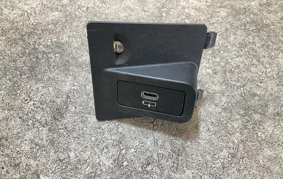 BMW iX3 USB socket connector 8711940 530601 19163010