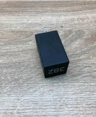 Audi A4 S4 B5 8D Other relay 4D0907131