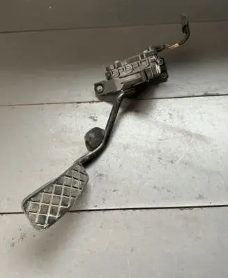 Audi A4 S4 B7 8E 8H Accelerator throttle pedal 8E2721523J