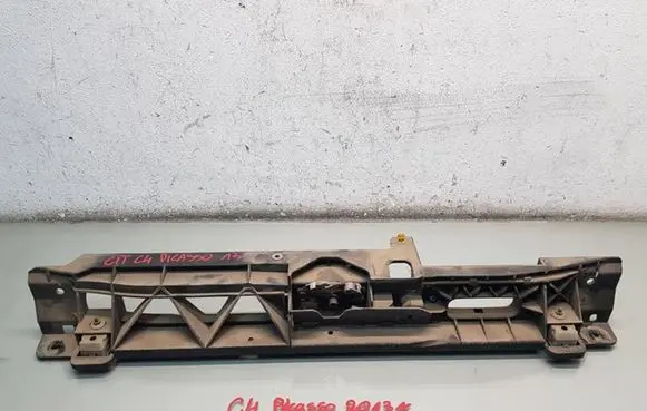 Citroen C4 II Picasso Radiator trim 