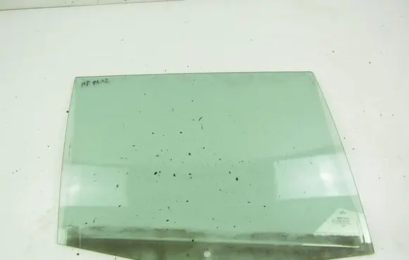 Ford Mondeo Mk III Rear door window glass 