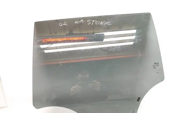 KIA Stonic Rear door window glass 43R016943 E000008 DOT748AS3M35