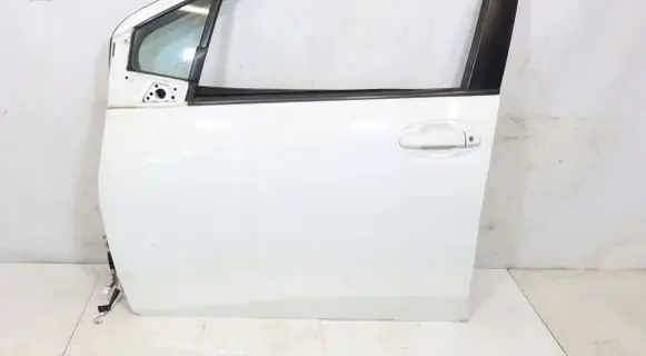 Toyota Yaris Front door 