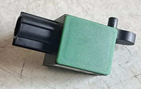 Volkswagen PASSAT B7 Airbag deployment crash/impact sensor 5N0959351 21121606