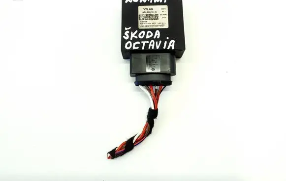 Skoda Octavia Mk4 Fuel injection pump control unit/module 5Q0906121S