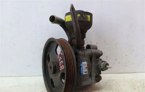 Mitsubishi Galant Power steering pump MR403137