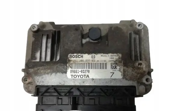 Toyota Yaris Engine control unit/module 0261208935