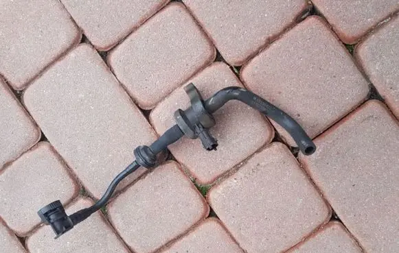 Opel Meriva A Intake resonator 55556422