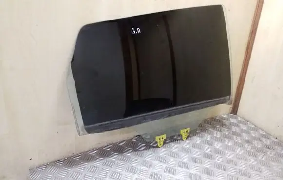 Nissan Qashqai Rear door window glass