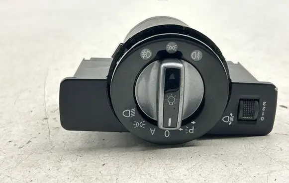 Mercedes-Benz C W204 Light switch A2045451804