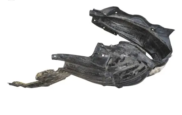 Front wheel arch liner splash guards