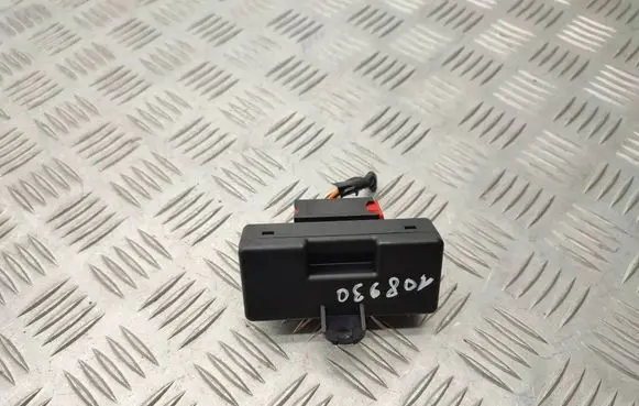Citroen C3 Aircross Seat heating relay 9810486880