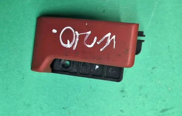 Mercedes-Benz E W210 Engine bonnet (hood) release handle 