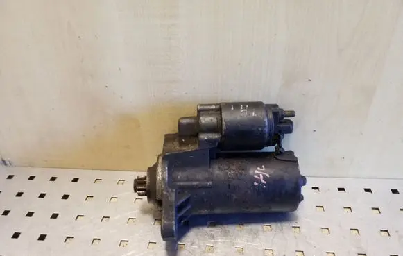 Volkswagen Golf IV Starter motor 0001121006 020911023