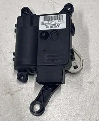 Volkswagen PASSAT B7 Air flap motor/actuator 561907511B 185006020