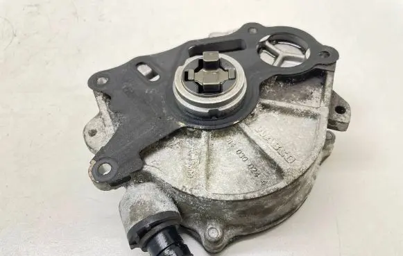 Audi A3 S3 A3 Sportback 8P Vacuum pump 03L145100B