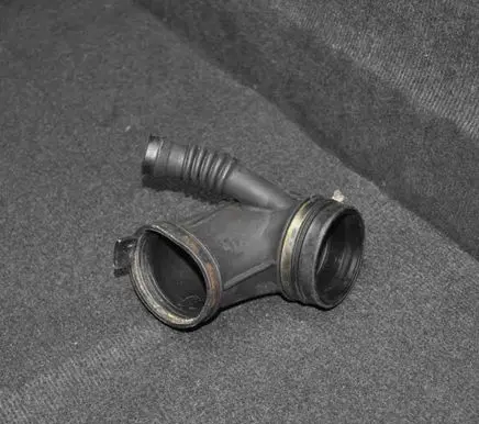 BMW X3 E83 Air intake hose/pipe 1440102
