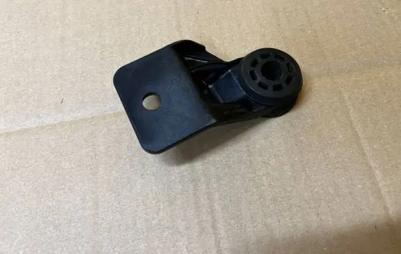 Chevrolet Camaro Radiator mount bracket 84009866