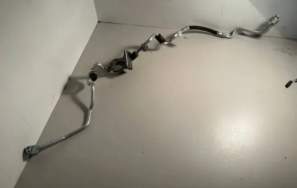 BMW X1 F48 F49 Air conditioning (A/C) pipe/hose 6805432 170117 645368054