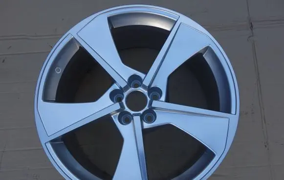 Audi Q7 4M R20 alloy rim 4M0601025M