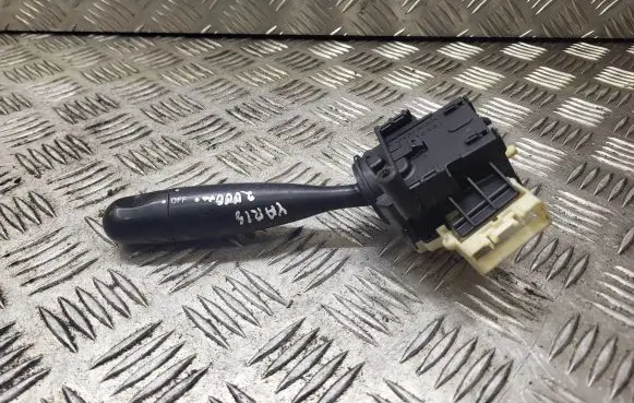 Toyota Yaris Indicator stalk 173648