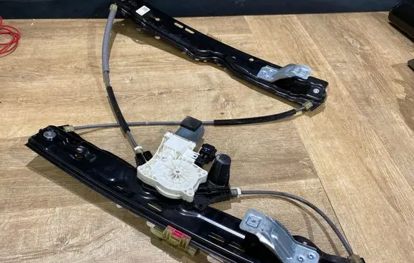 Jaguar XE Front door electric window regulator GX7323200AE C34082107 GX7323200AF