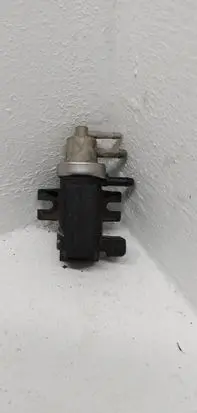 Audi A4 S4 B5 8D Turbo solenoid valve 8D0906627B