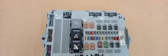 Jaguar XF X250 Fuse module 9X2314B476BC 9X2314C256BB 0902170190