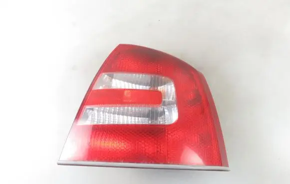 Skoda Octavia Mk2 (1Z) Rear/tail lights 1Z5945112A 1Z5945096A