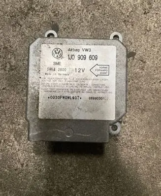 Volkswagen Golf IV Airbag control unit/module 1J0909609 06990301 5WK42800