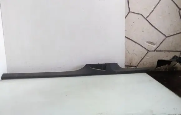 Volkswagen PASSAT B7 Front sill trim cover 3C0853370