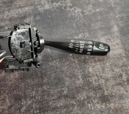 Toyota Yaris Wiper control stalk 173647