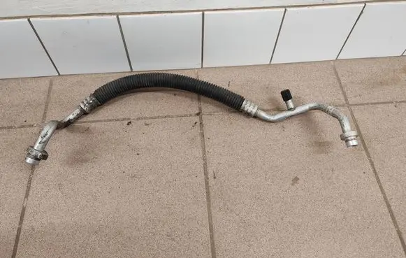 Nissan Note (E11) Air conditioning (A/C) pipe/hose 924809U20