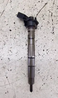 Audi A8 S8 D3 4E Fuel injector 057130277AG