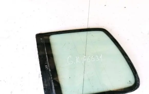 Volkswagen Touran I Rear side window