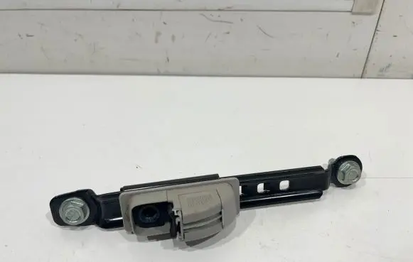 Chevrolet Captiva Seat belt height adjuster 