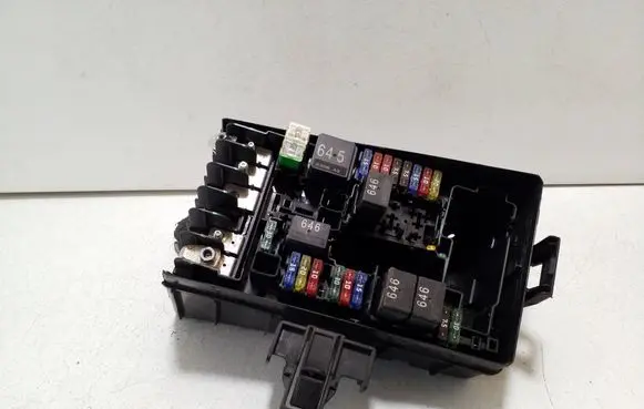 Audi TT TTS RS Mk3 8S Fuse module 3Q0937125C 074306070119