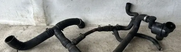 Jaguar XF X250 Engine coolant pipe/hose 4R838569AD