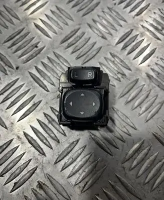 Toyota Avensis T270 Wing mirror switch 183647