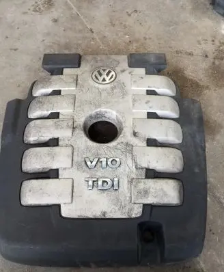 Volkswagen Touareg I Engine cover (trim) 07Z103925M