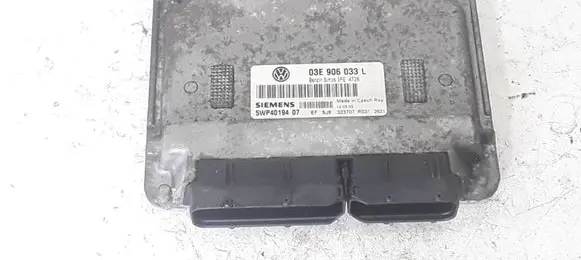 Volkswagen Polo Engine control unit/module 03E906033L 5WP4019407 3PP4726